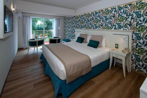 Amérian Portal Del Iguazú Hotel con Cuna