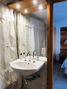 Apart Hotel Robles del Sur con Pileta