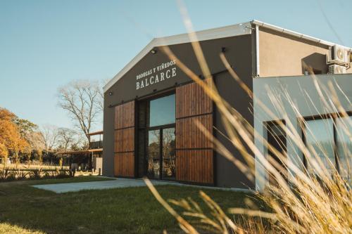 Bodegas y Viñedos Balcarce con Desayuno