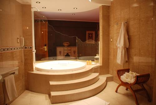 CATANGE HOTEL con Desayuno