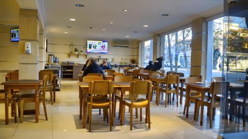 Cóndor Suites Apart Hotel con Desayuno