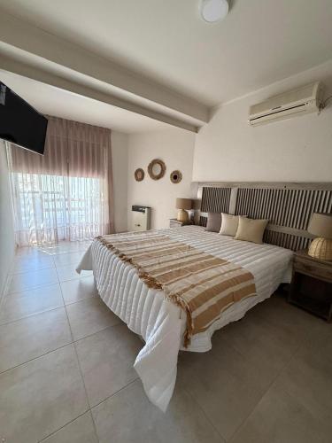 Costa Dorada Aparts con Desayuno