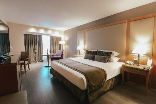 DiplomaticHotel con Desayuno