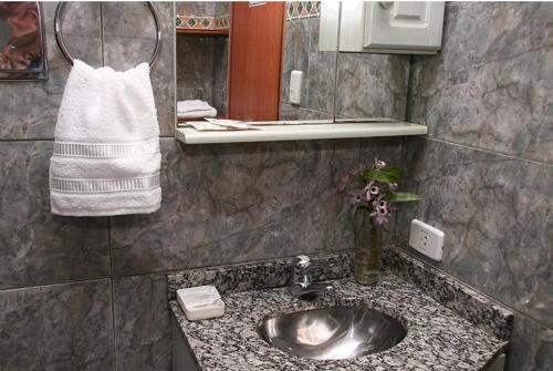 Edificio Nicolas y Marcelo Siry con Estacionamiento