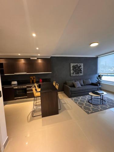 France Golf Apart – Flat Deluxe con estacionamiento privado, pileta y gimnasio con Cuna