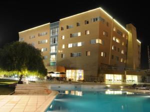 Hotel Del Bono Park con Pileta