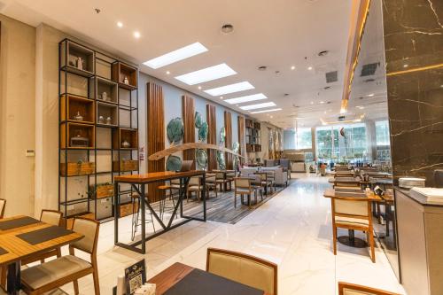 Hotel Land Plaza La Plata con Desayuno