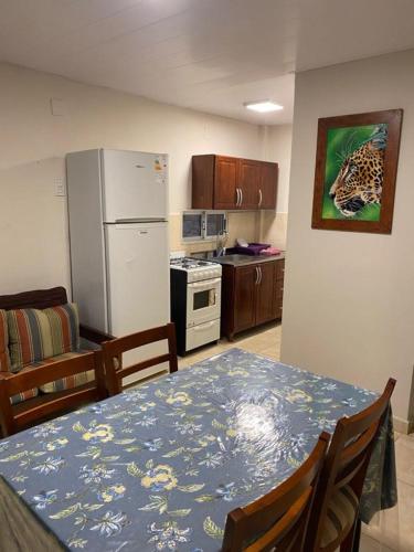 Hotel Yvy Pyta con Estacionamiento