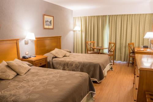 Howard Johnson Rio Cuarto Hotel y Casino con Cuna