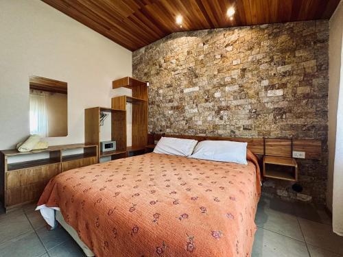 Los Carolinos Lodge con Cuna