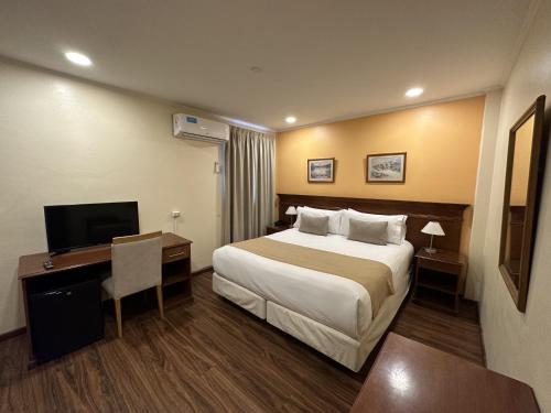 Ritz Hotel Mendoza con Cuna
